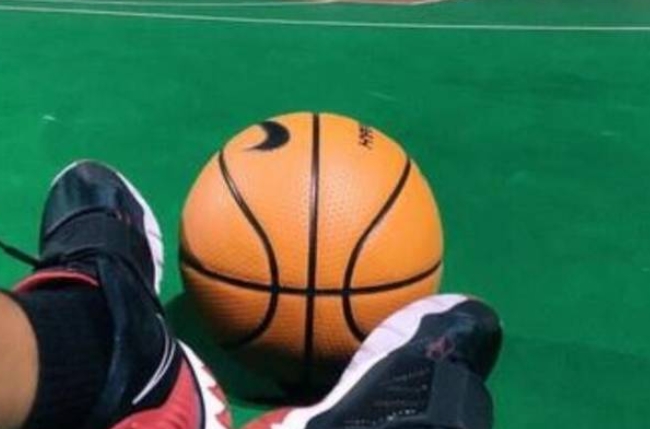隆多手术成功将缺席未来两个月